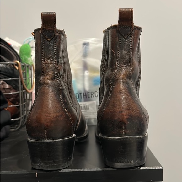 Round Toe Frye Sacha Chelsea Boot in Deep Brown Size 8 - Picture 5 of 6